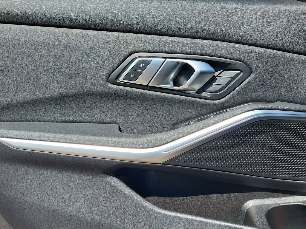 Used 2020 BMW 330i xDrive Sedan w/ Convenience Package image 10