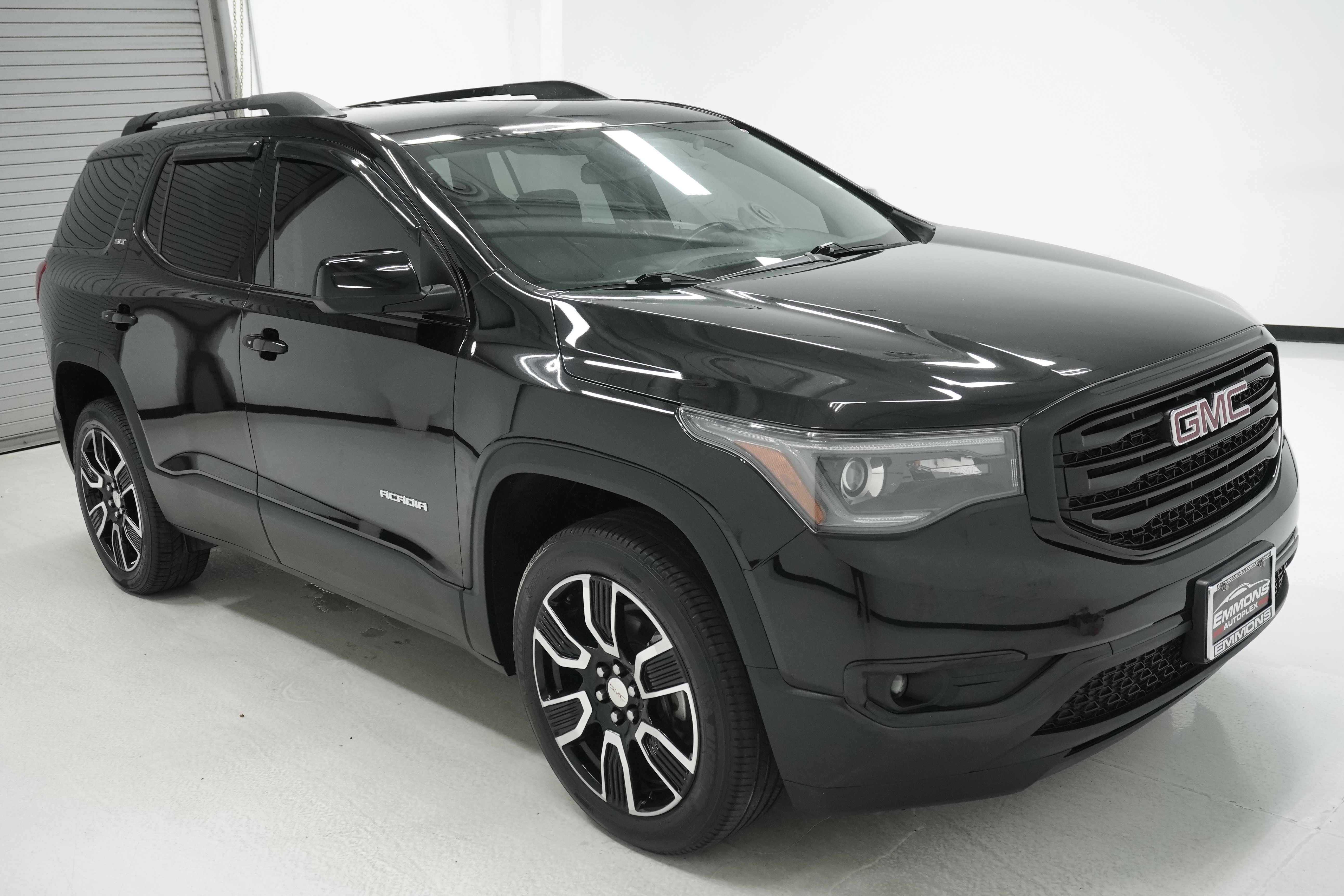 Used 2019 GMC Acadia SLT w/ Black Edition FWD image 3