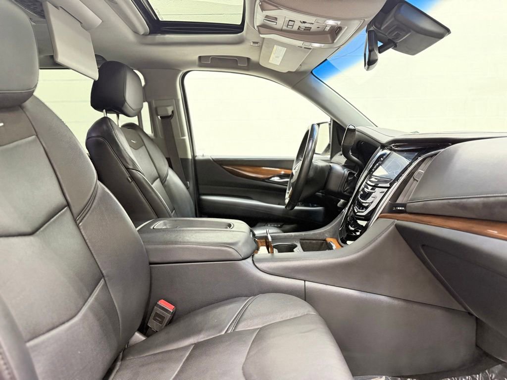 Used 2016 Cadillac Escalade ESV Premium AWD/4WD image 38