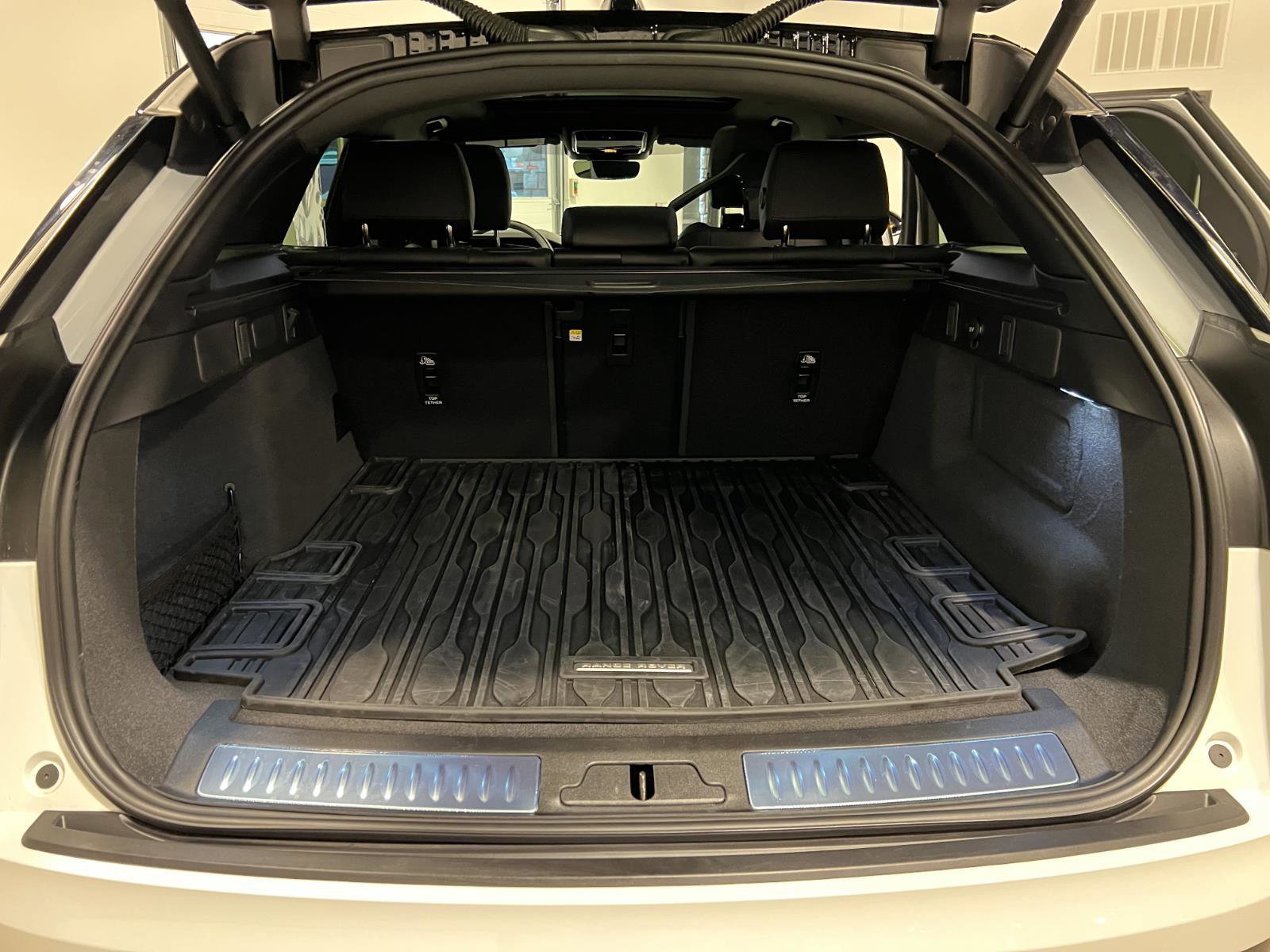 Used 2026 Land Rover Range Rover Velar Dynamic SE image 31
