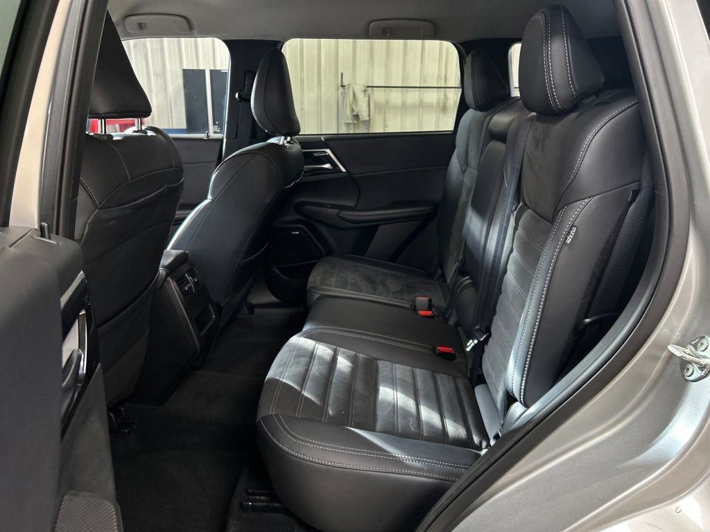 Used 2025 Mitsubishi Outlander SE AWD/4WD image 23