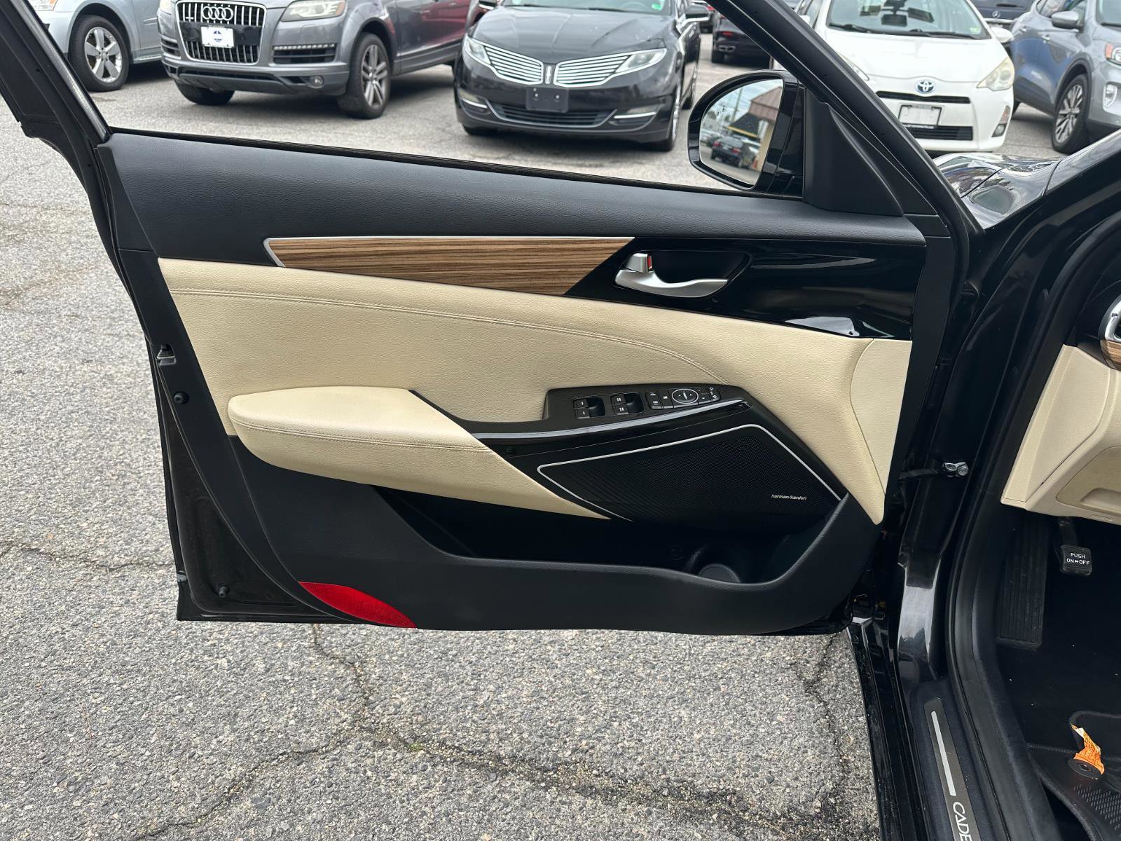 Used 2017 Kia Cadenza Premium w/ Luxury Package image 10