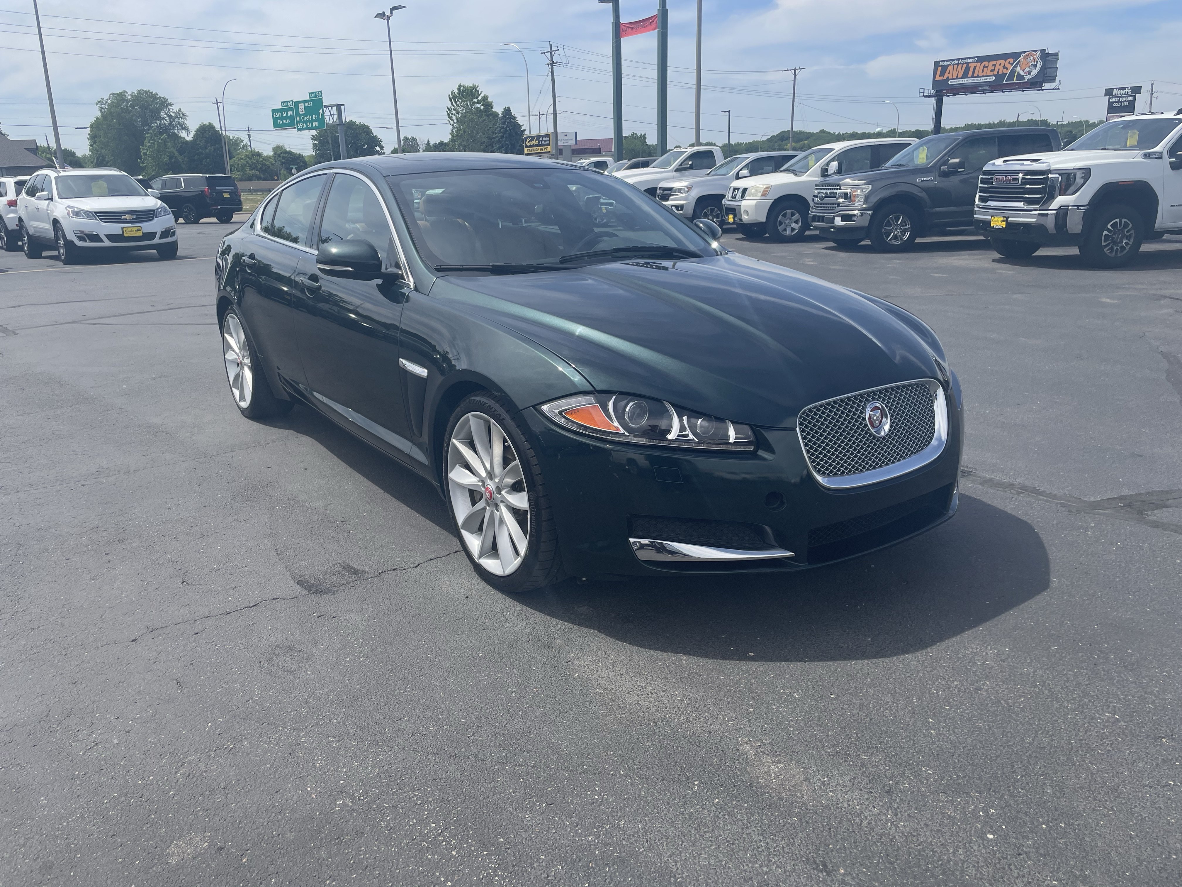 Used 2015 Jaguar XF Portfolio RWD image 2