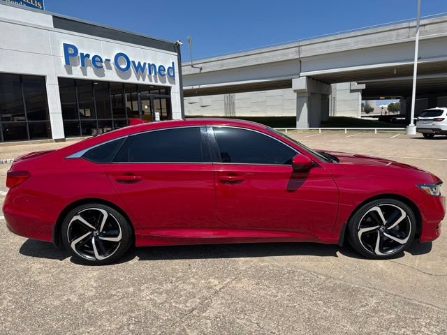 Used 2018 Honda Accord Sport image 2