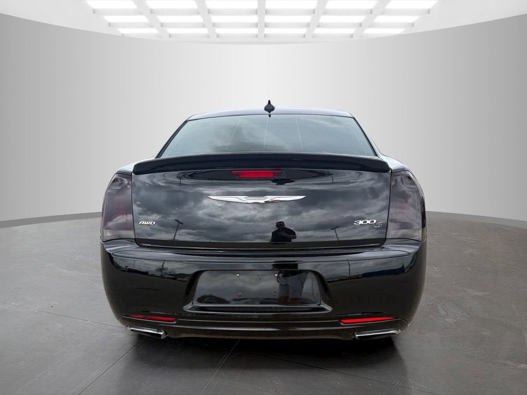 Used 2015 Chrysler 300 S image 4