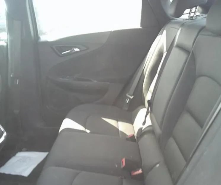 Used 2023 Chevrolet Malibu LT FWD image 2