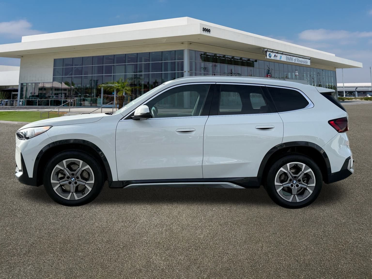 Used 2025 BMW X1 xDrive28i w/ Technology Package image 5