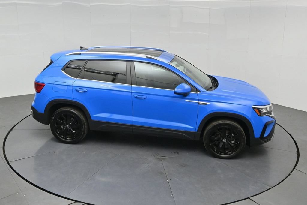 Used 2023 Volkswagen Taos SE w/ Panoramic Sunroof Package FWD image 46