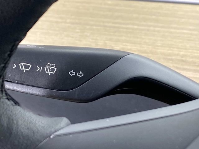 Used 2023 Tesla Model Y Long Range AWD/4WD image 18
