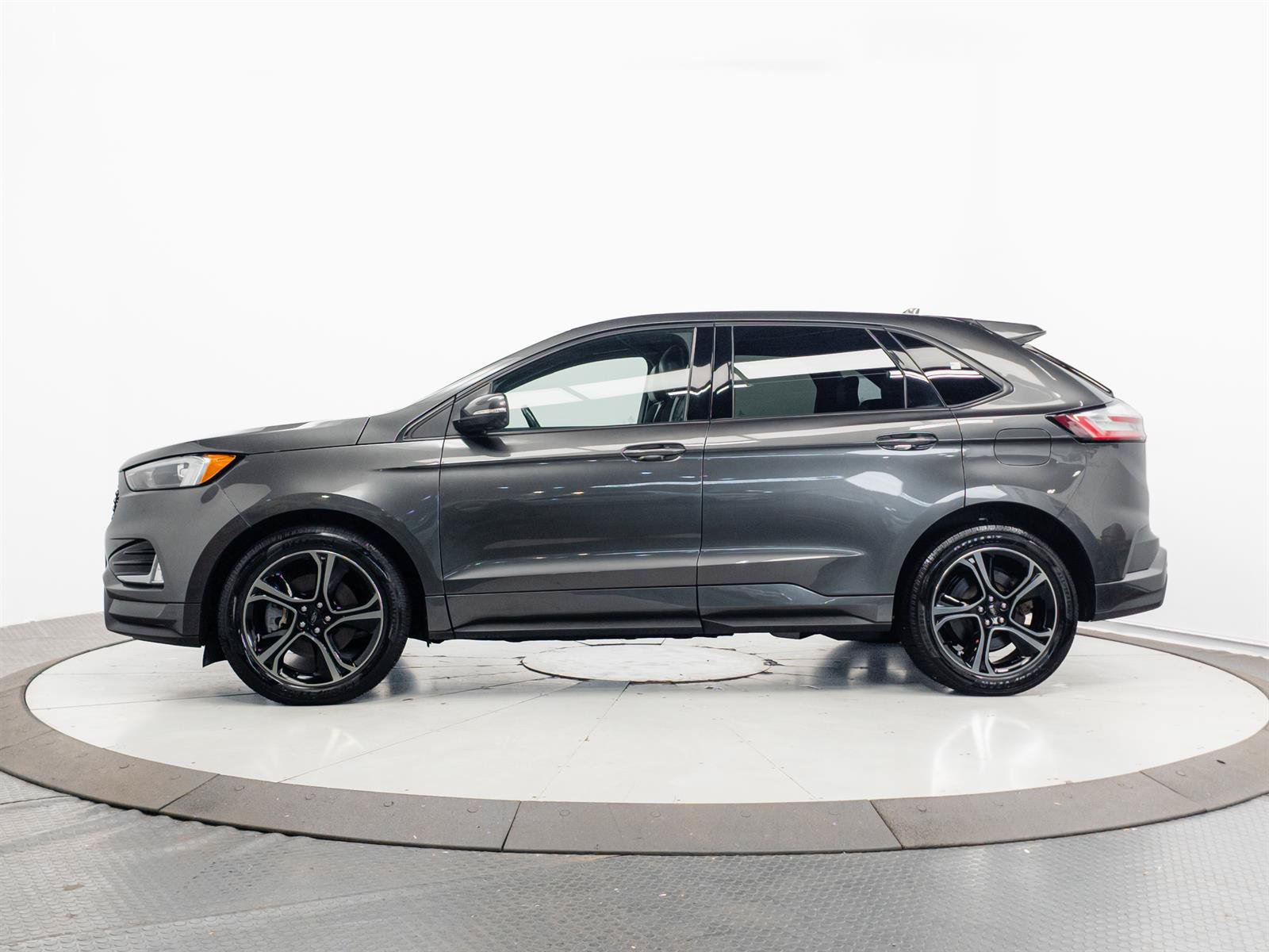 Used 2019 Ford Edge ST AWD/4WD image 10