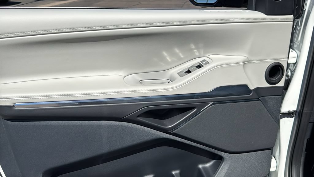 New 2026 Lincoln Navigator Premiere AWD/4WD image 6