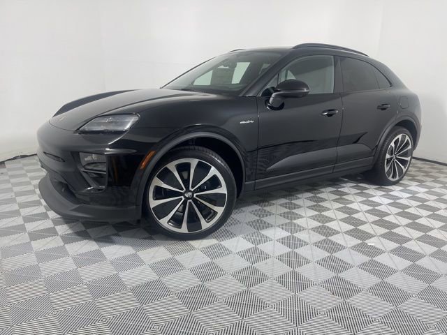 New 2024 Porsche Macan 4 Electric