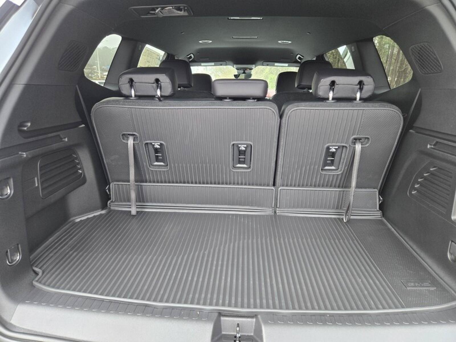 New 2026 GMC Acadia Elevation w/ Black Edition FWD image 7