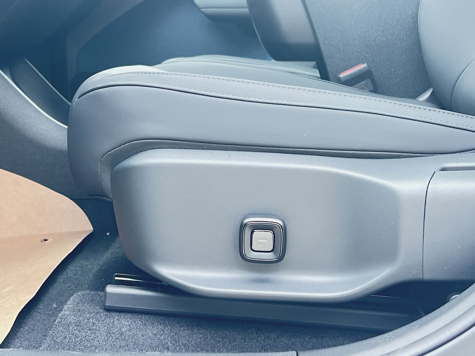 New 2026 Volvo EX30 Plus w/ Protection Package Premier image 14