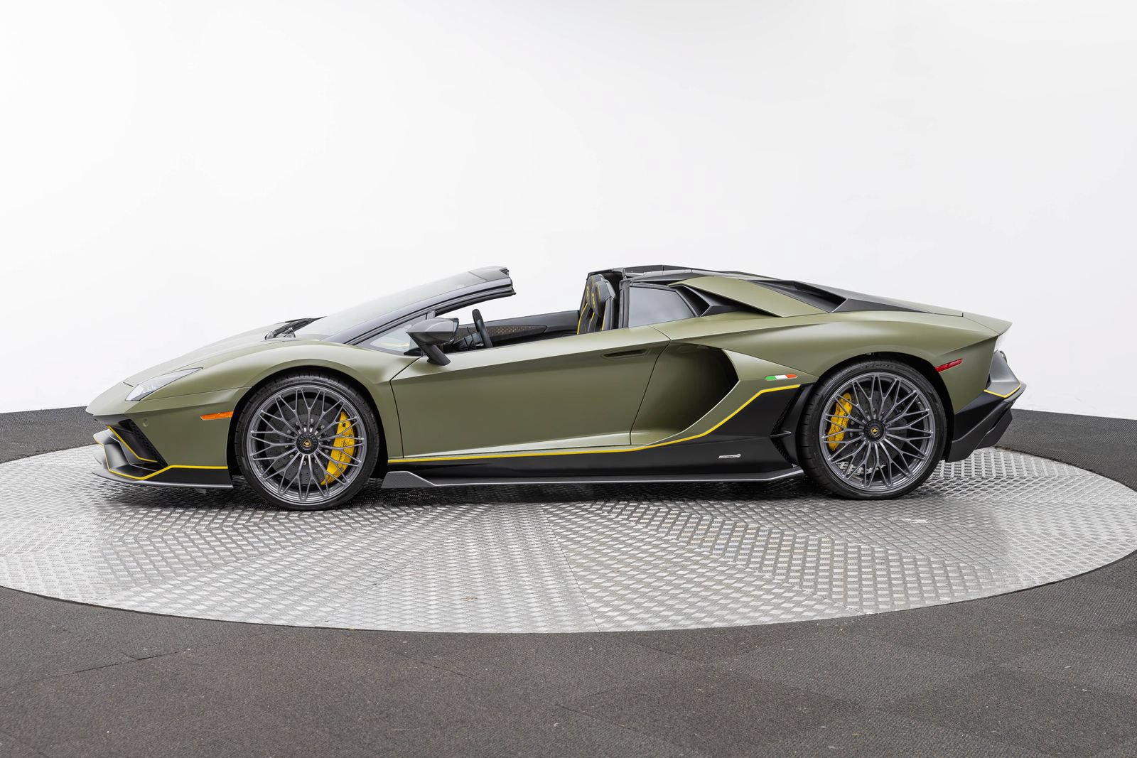 Used 2022 Lamborghini Aventador LP 780-4 Ultimae AWD/4WD image 3