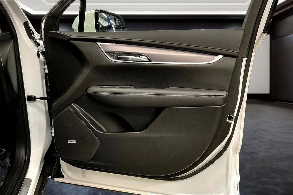 Certified 2025 Cadillac XT6 Luxury AWD/4WD image 29