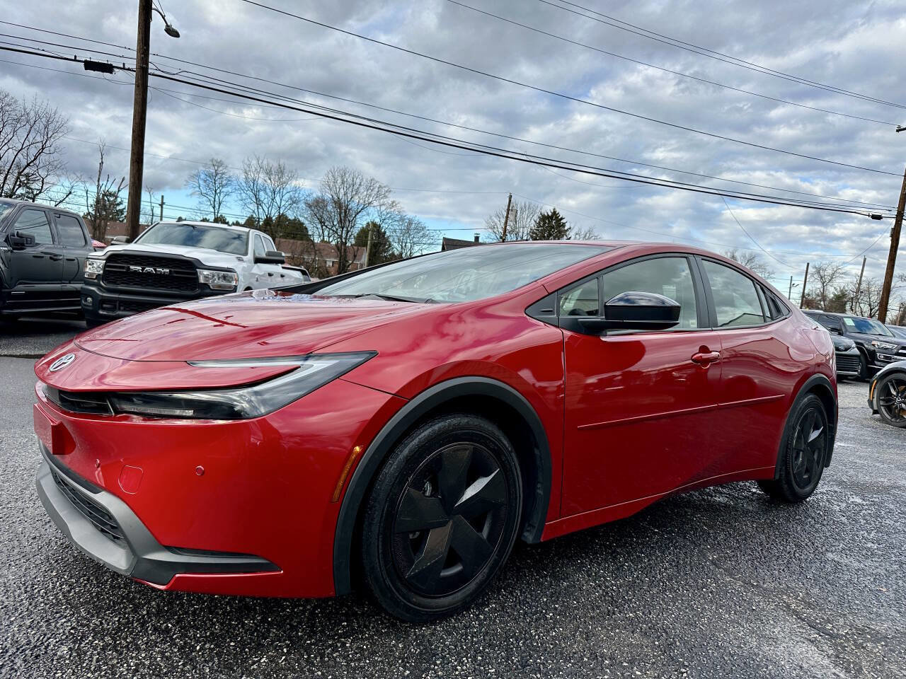 Used 2023 Toyota Prius LE image 3