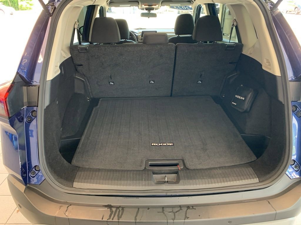 Used 2023 Nissan Rogue S AWD/4WD image 14