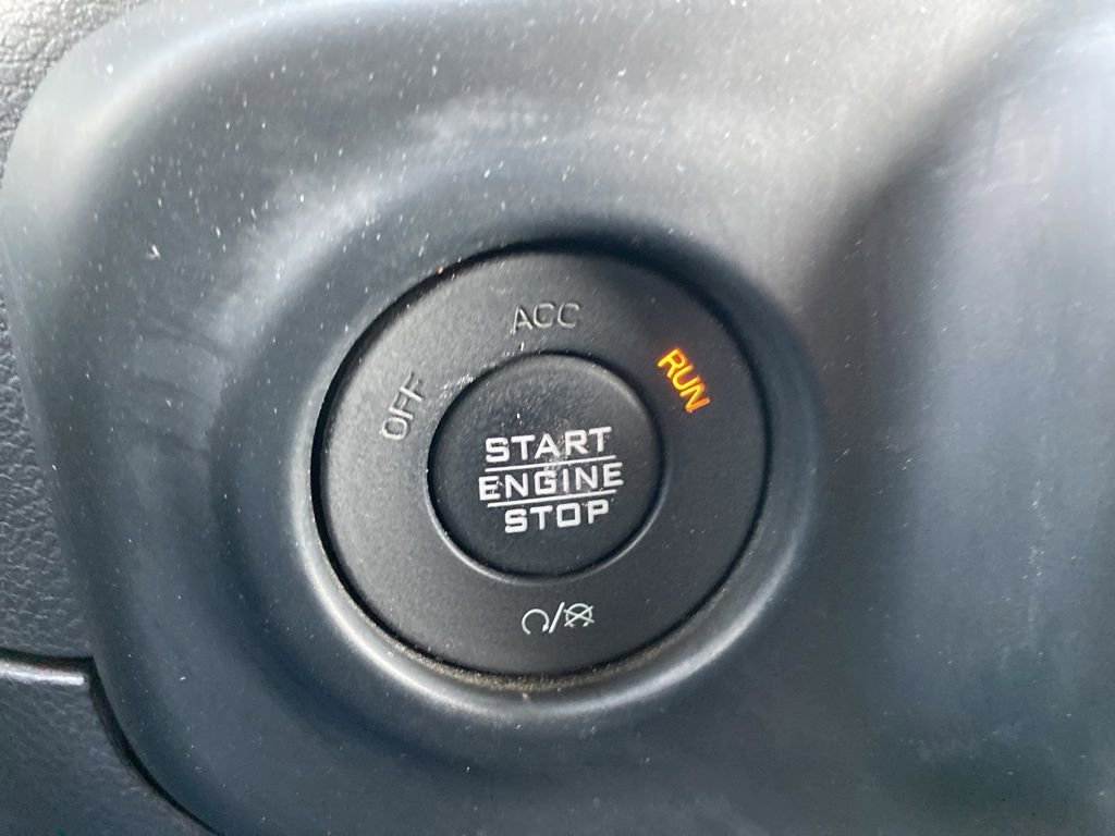 Used 2019 Jeep Wrangler Unlimited Sahara image 26