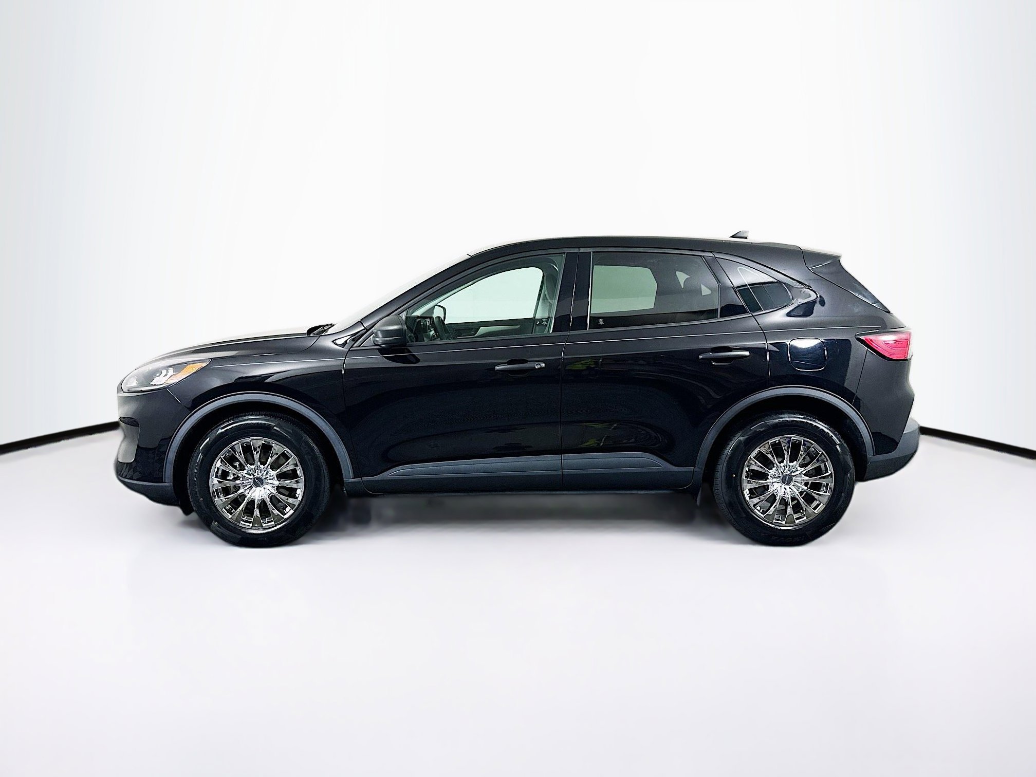 Used 2022 Ford Escape S image 4
