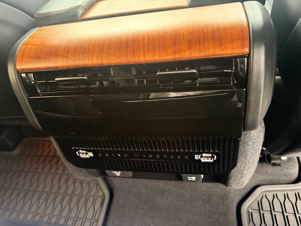 Used 2024 Jeep Grand Wagoneer Series III w/ Rear Seat Video Group 1 image 16