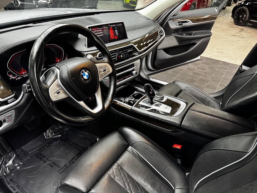 Used 2020 BMW 740i image 32