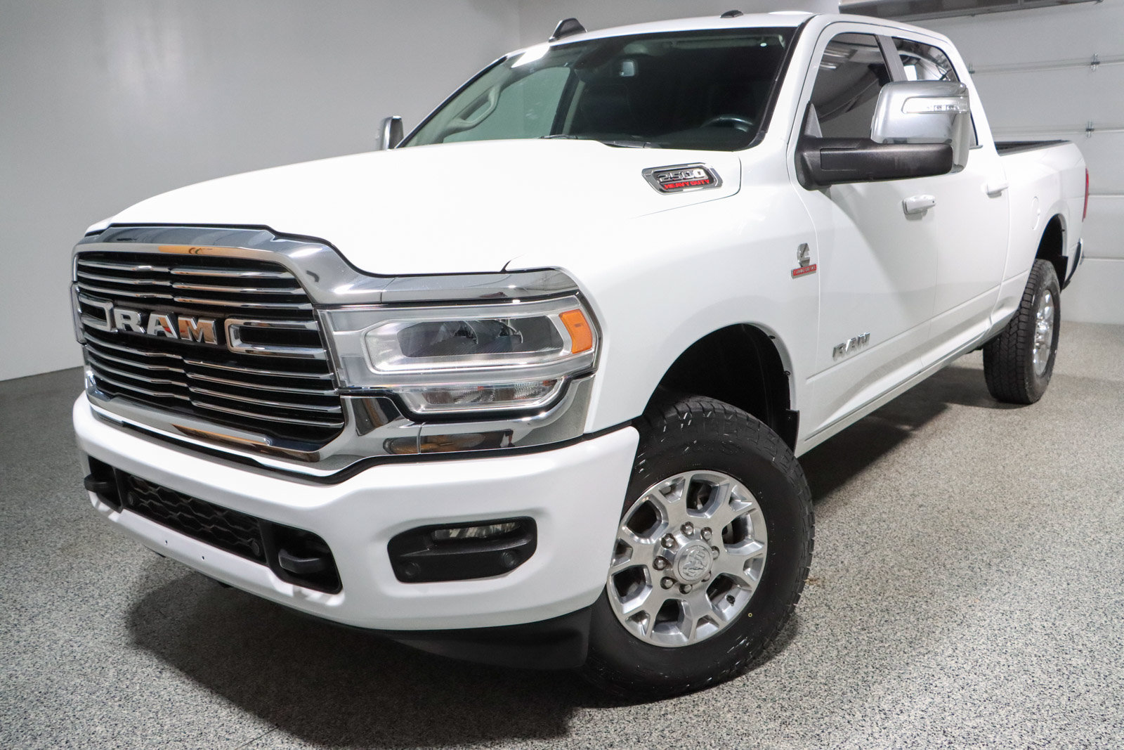 Used 2024 RAM 2500 Laramie AWD/4WD image 32