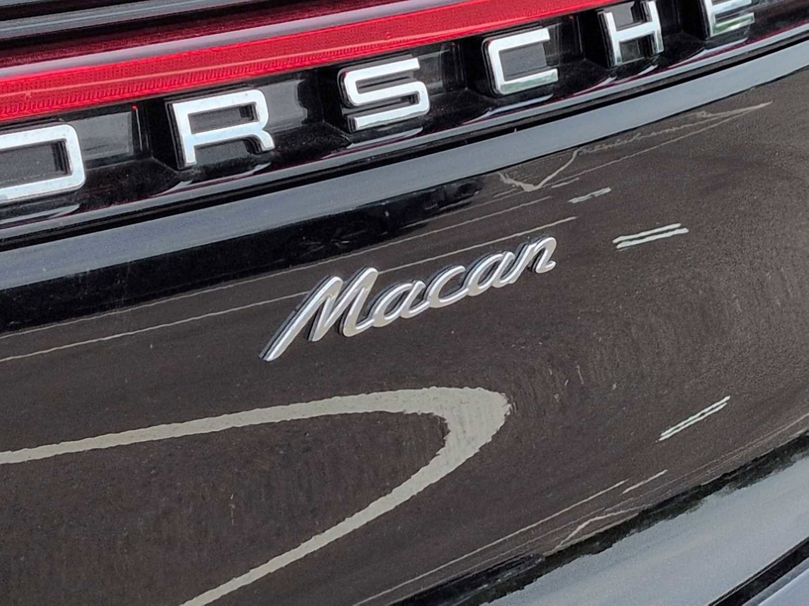Used 2024 Porsche Macan AWD/4WD image 13