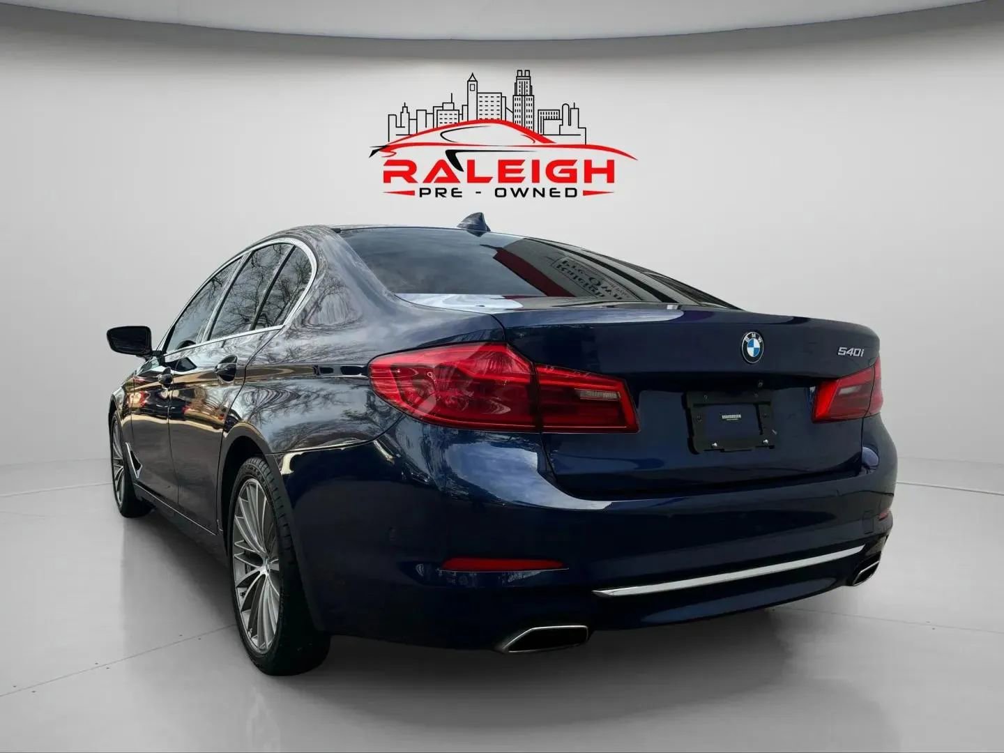 Used 2019 BMW 540i w/ Premium Package image 7