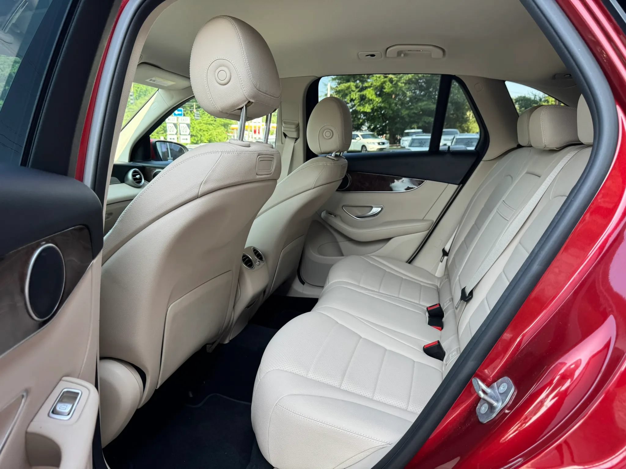 Used 2019 Mercedes-Benz GLC 300 image 23