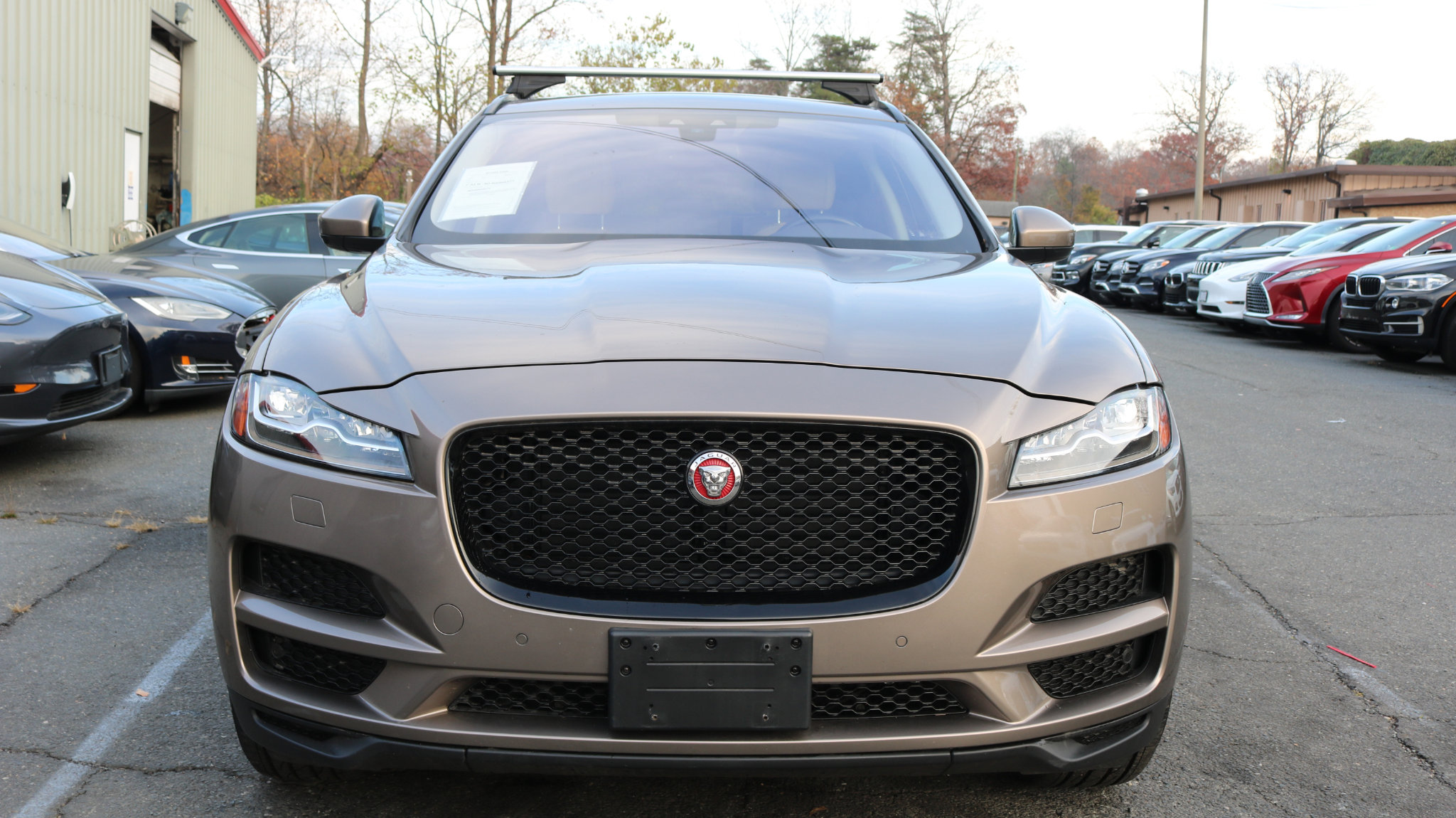 Used 2017 Jaguar F-PACE Prestige image 2