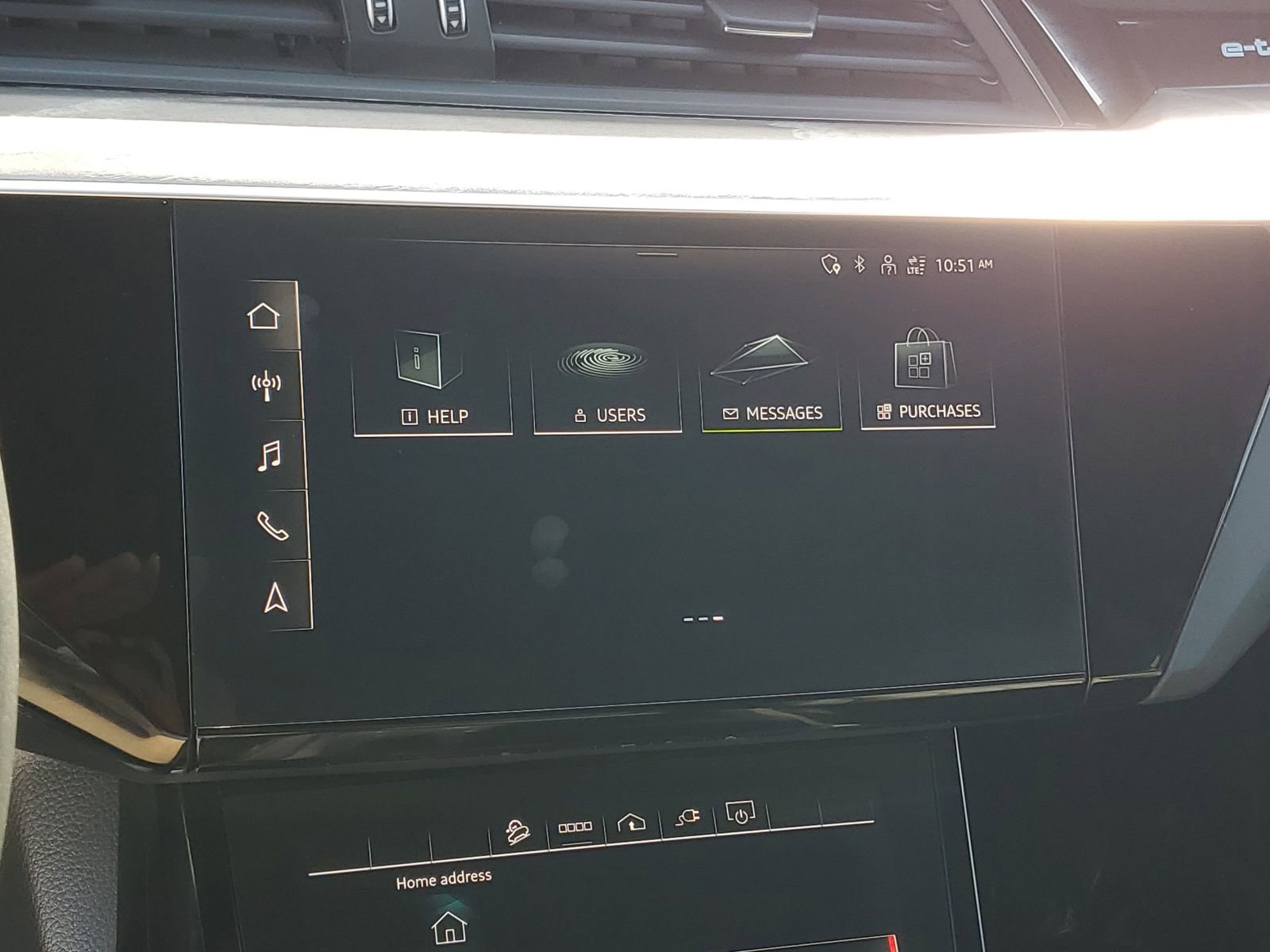 Used 2023 Audi e-tron Premium image 28