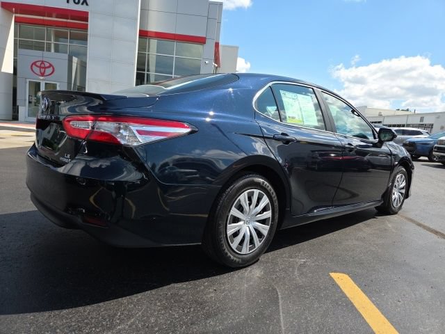Used 2018 Toyota Camry LE FWD image 7
