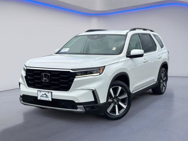 Used 2024 Honda Pilot Touring image 2