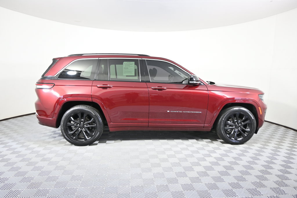 Used 2022 Jeep Grand Cherokee Overland AWD/4WD image 7