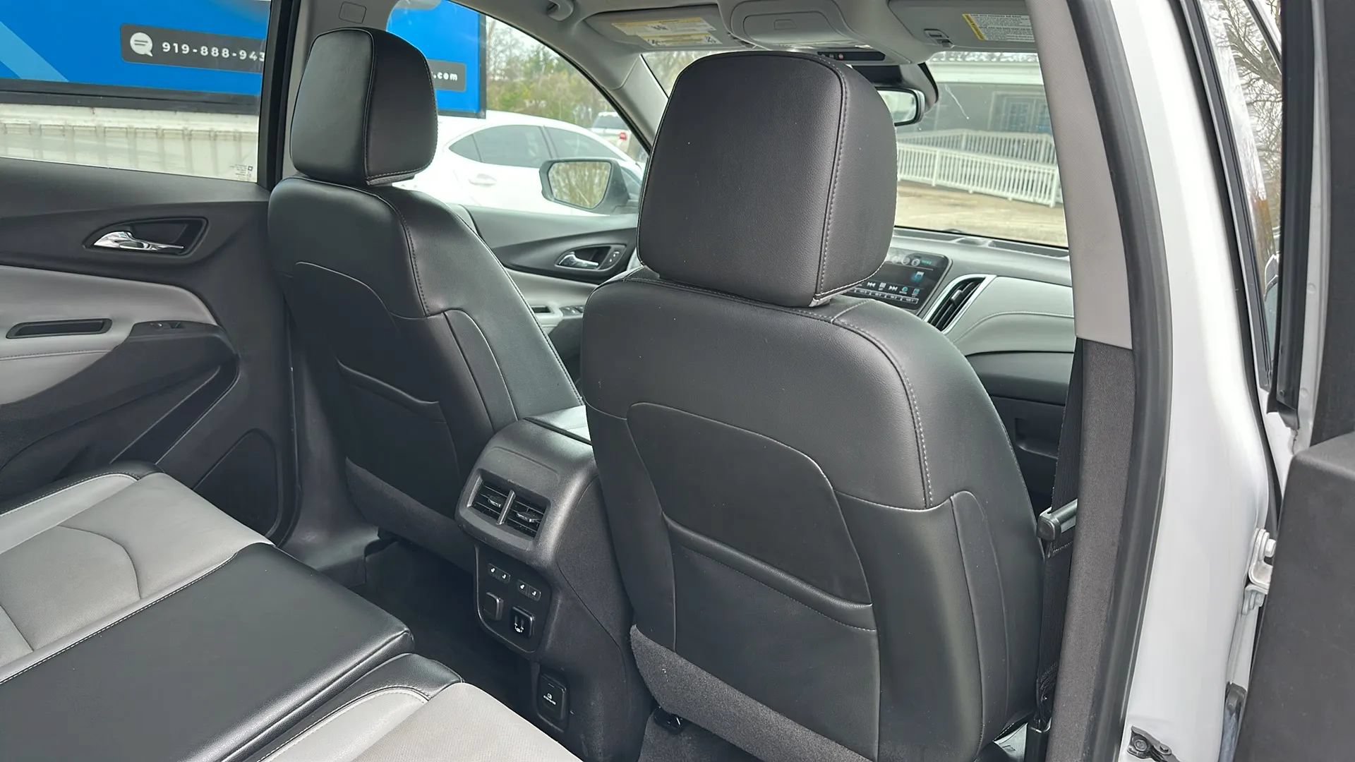 Used 2018 Chevrolet Equinox Premier FWD image 20