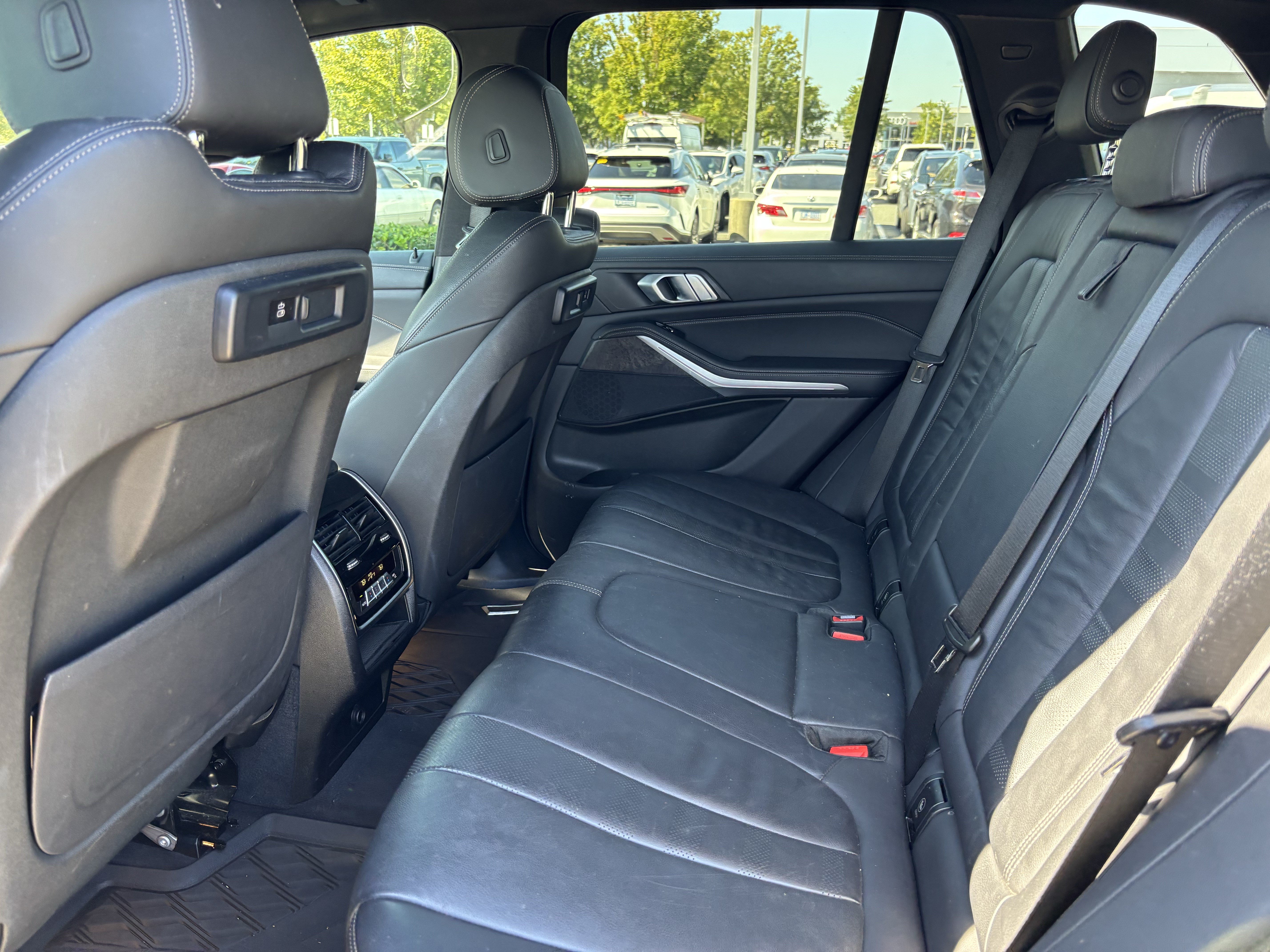 Used 2020 BMW X5 xDrive40i w/ M Sport Package AWD/4WD image 18