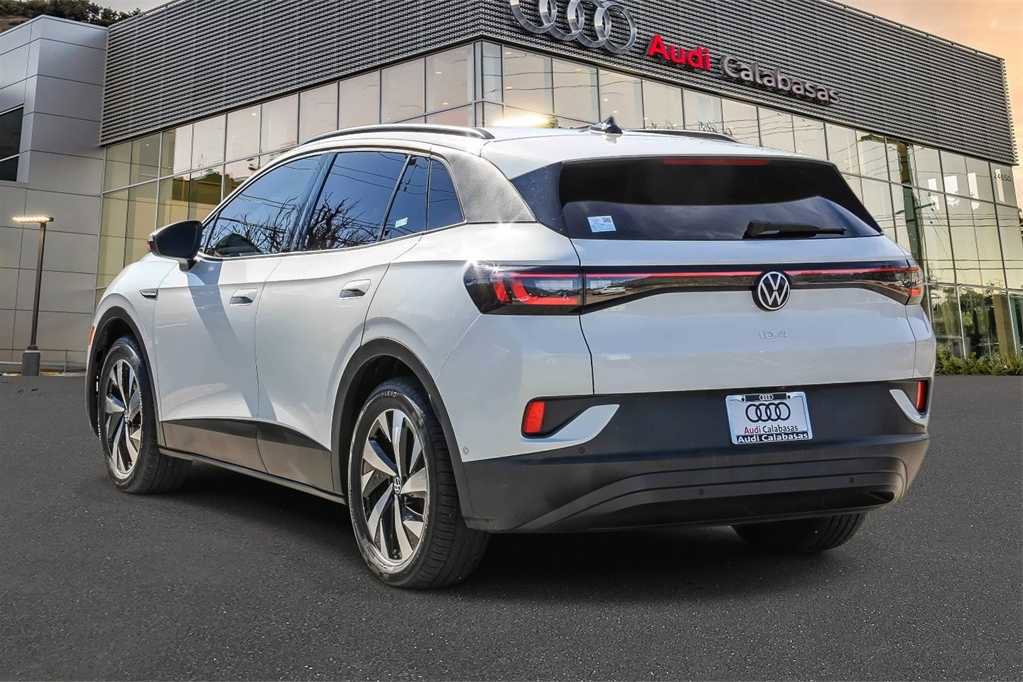 Used 2023 Volkswagen ID.4 Pro image 2