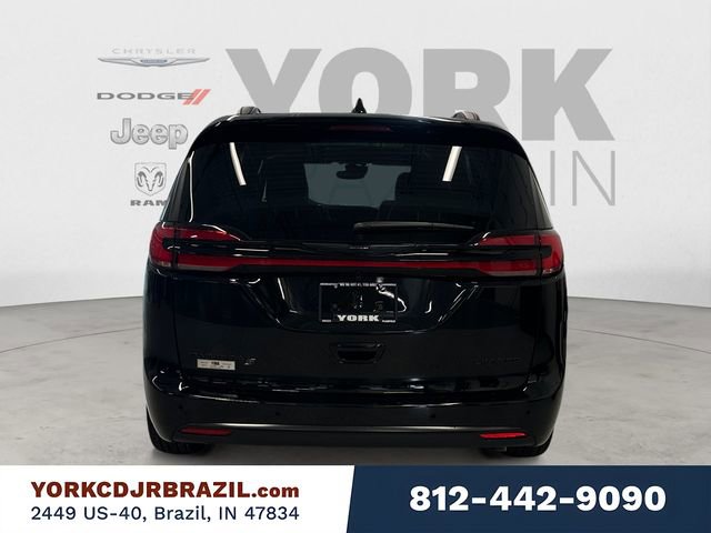 New 2026 Chrysler Pacifica Limited w/ S Appearance Package image 4