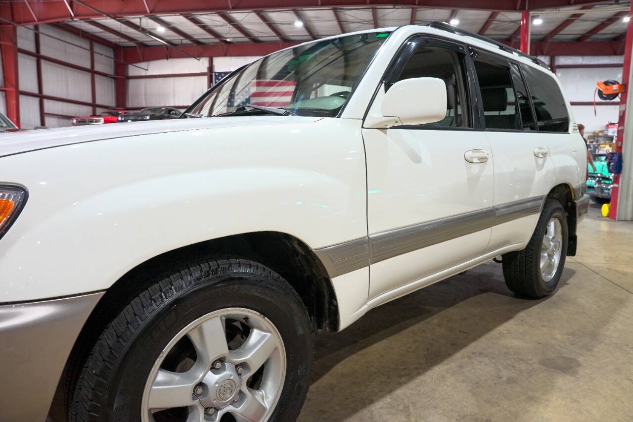 Used 2005 Toyota Land Cruiser AWD/4WD image 38