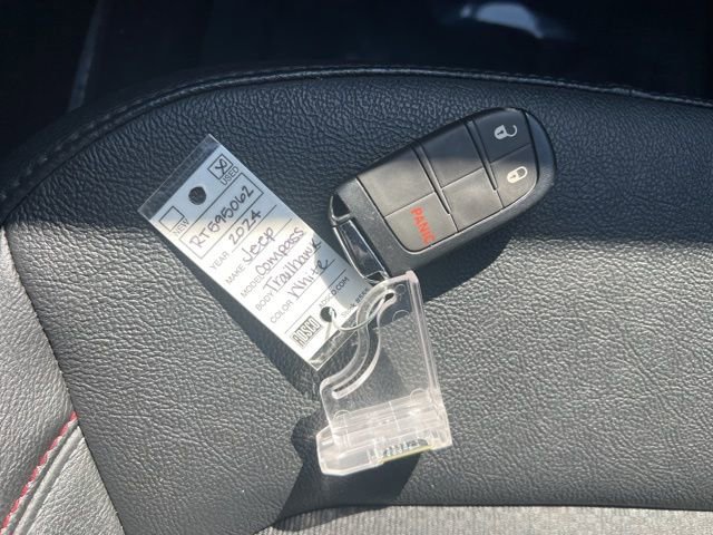 Used 2024 Jeep Compass Trailhawk AWD/4WD image 13