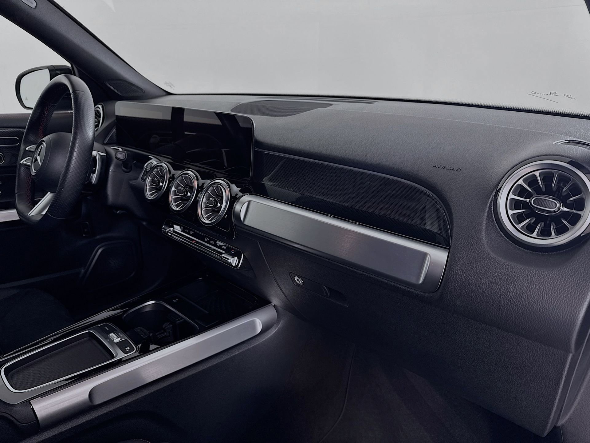 Used 2025 Mercedes-Benz GLB 250 image 29