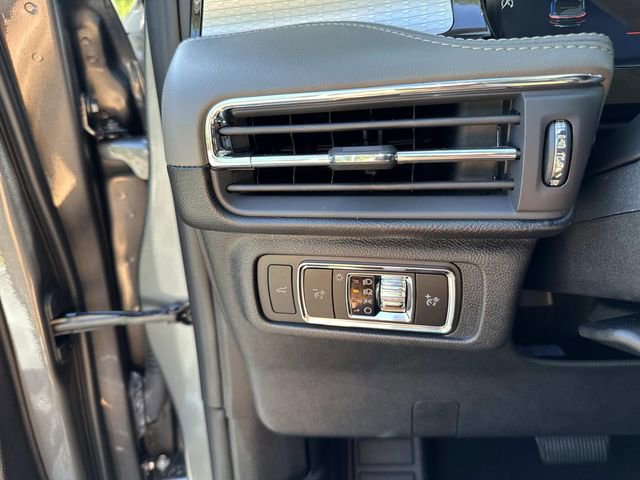 Used 2026 Lincoln Corsair Premiere AWD/4WD image 30