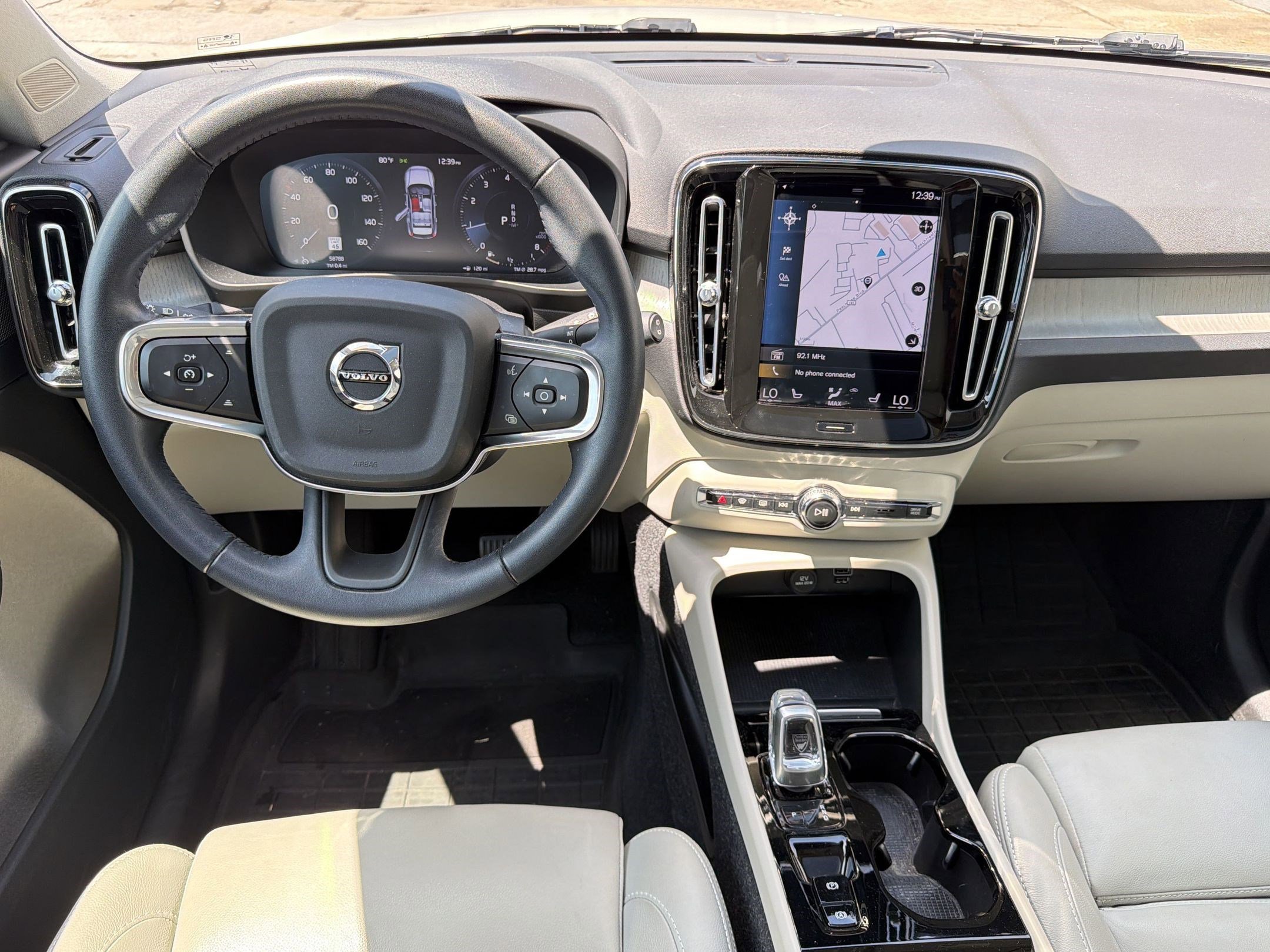 Used 2021 Volvo XC40 T4 Inscription w/ Climate Package FWD image 27