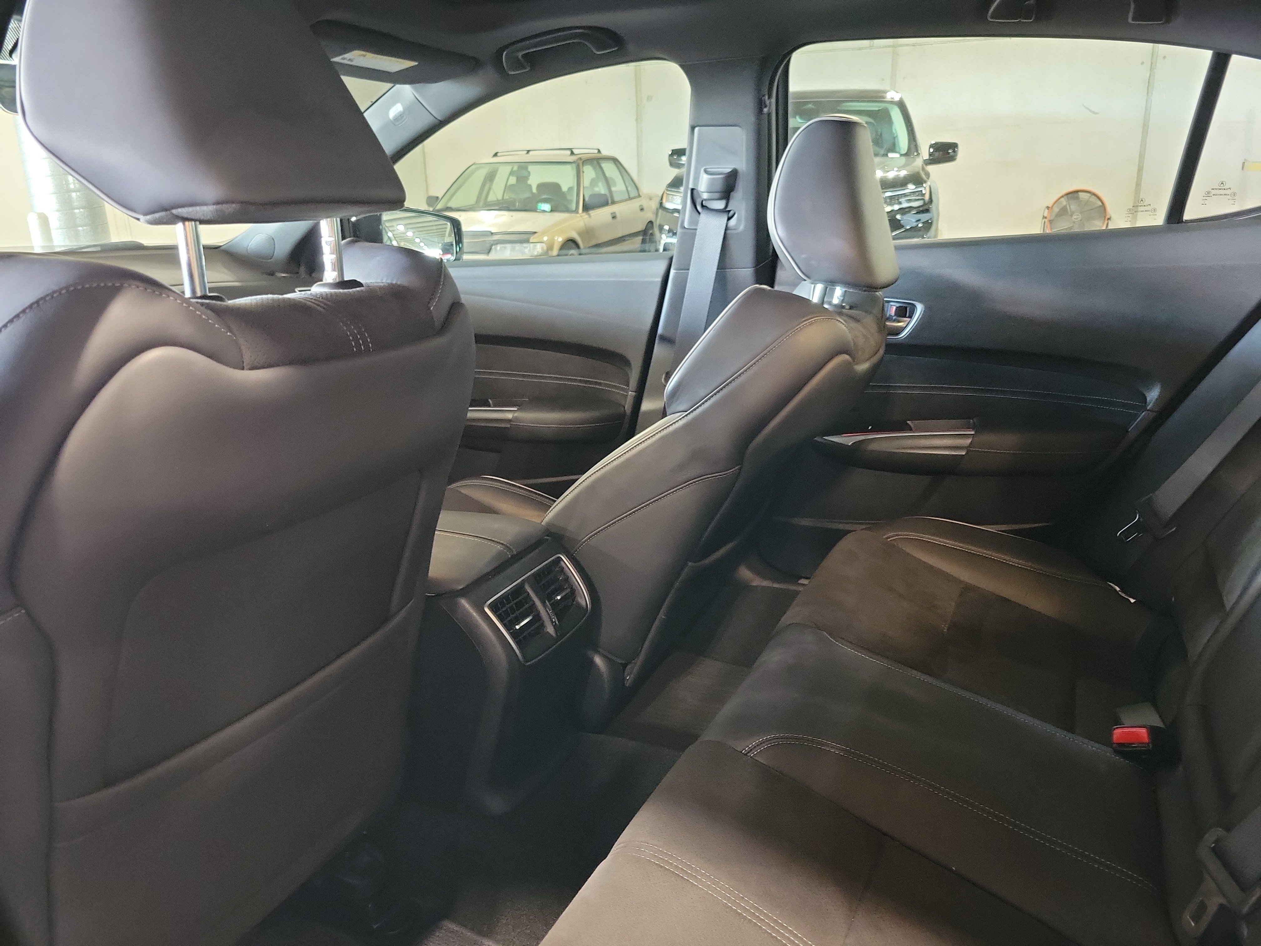 Used 2018 Acura TLX w/ Technology & A-SPEC Package FWD image 16