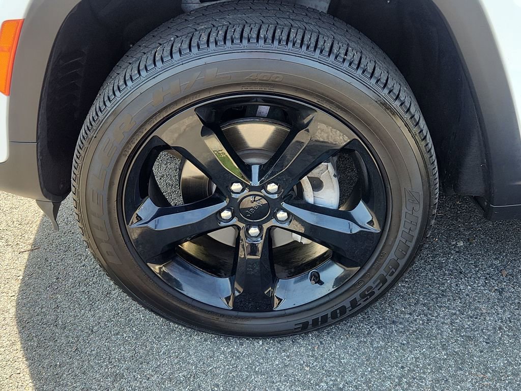 Used 2024 Jeep Grand Cherokee Altitude AWD/4WD image 9