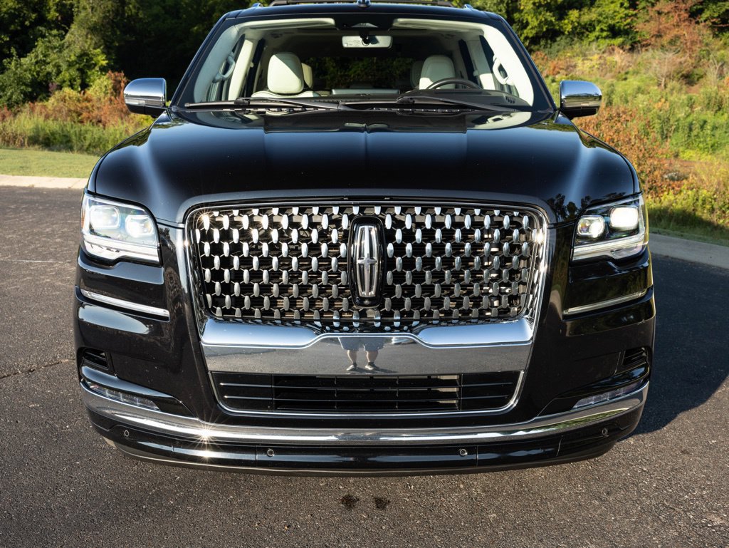 Used 2022 Lincoln Navigator L Black Label AWD/4WD image 12