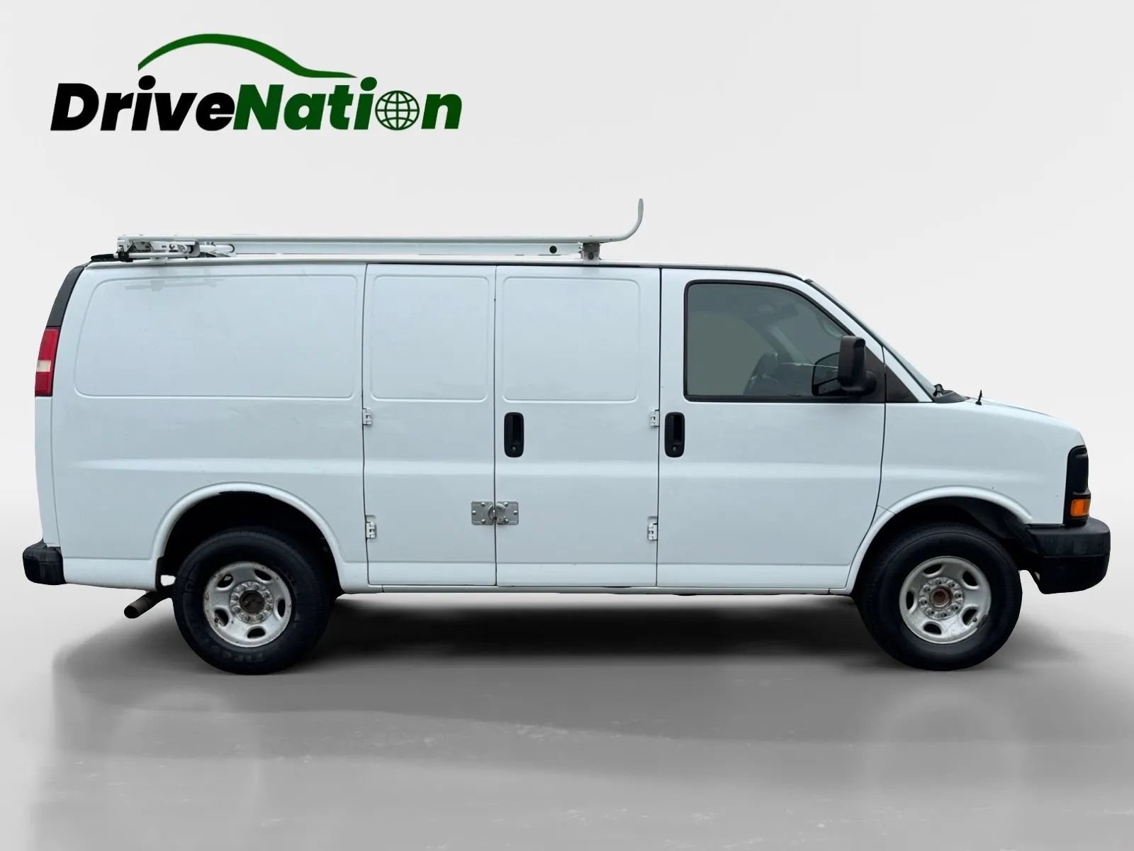 Used 2015 Chevrolet Express 3500 RWD image 4