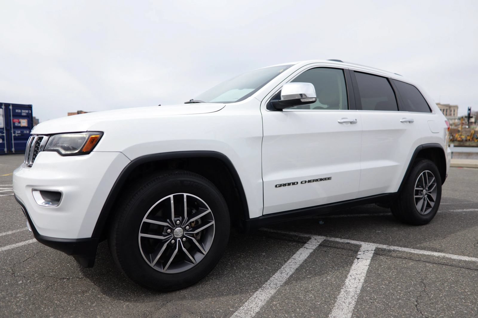 Used 2017 Jeep Grand Cherokee Limited w/ Luxury Group II RWD image 4