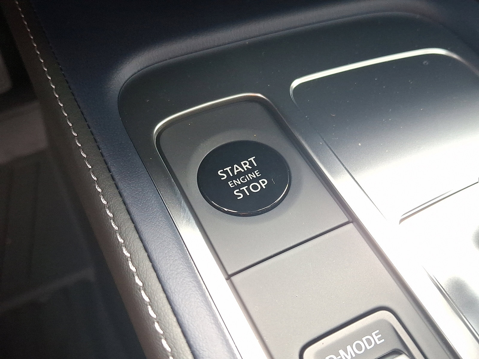 New 2026 INFINITI QX60 Sport w/ Dark Cargo Package image 18